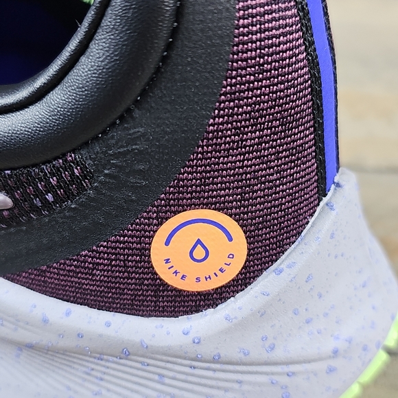 Nike Winflo Sheild 8 Women's Running Shoes Weatherproof features Black Violet - Picture 8 of 11